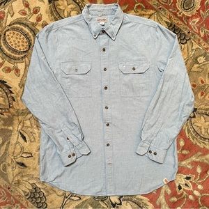 Men’s Carhartt denim button down 🔥